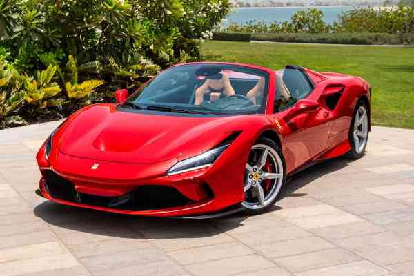 10 Important Tips for Renting Out a Ferrari in Dubai with tourferrari.com